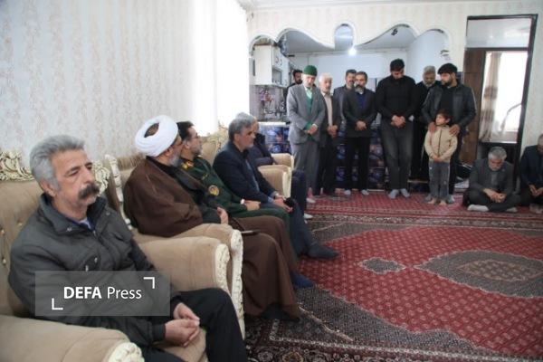 دیدار مسئولان استان همدان با خانواده شهدای جنگ رمضان + تصاویر