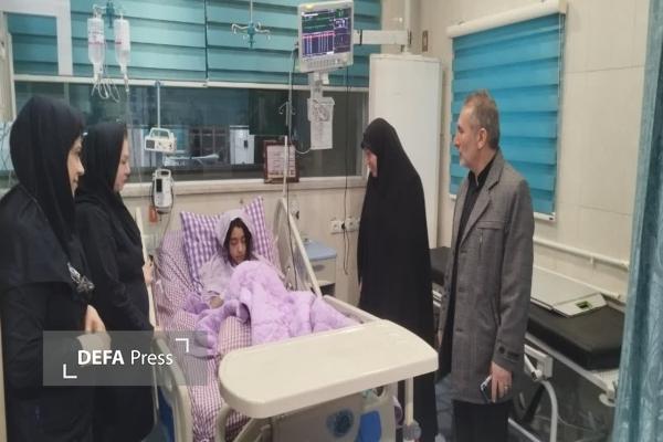 مدیرکل حفظ آثار دفاع مقدس قزوین و نماینده مجلس از مجروحان حمله نجف‌آباد عیادت کردند