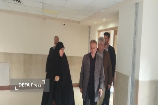 مدیرکل حفظ آثار دفاع مقدس قزوین و نماینده مجلس از مجروحان حمله نجف‌آباد عیادت کردند