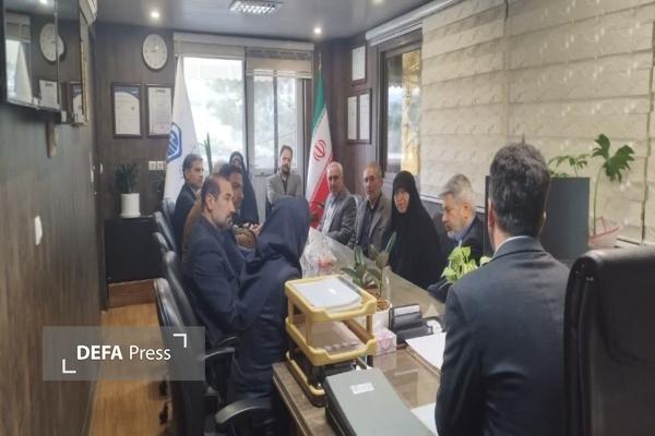 مدیرکل حفظ آثار دفاع مقدس قزوین و نماینده مجلس از مجروحان حمله نجف‌آباد عیادت کردند