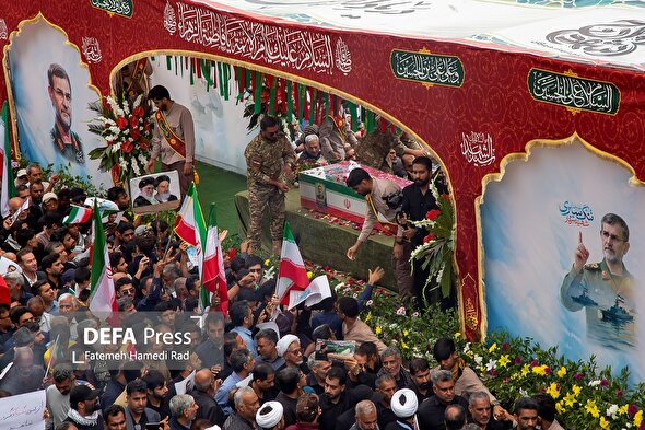 تشییع دریابان شهید علیرضا تنگسیری در بندرعباس