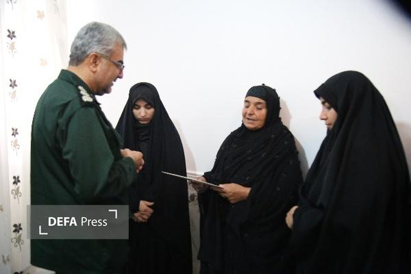 پایداری خانواده شهدا، کابوس دشمنان است پایداری خانواده شهدا، کابوس دشمنان است