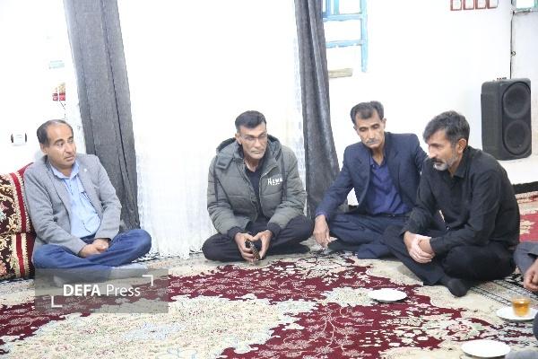 دیدار مدیرکل حفظ آثار دفاع مقدس کهگیلویه و بویراحمد با خانواده شهیده «یکتا امیریان» در یاسوج دیدار مدیرکل حفظ آثار دفاع مقدس کهگیلویه و بویراحمد با خانواده شهیده «یکتا امیریان» در یاسوج