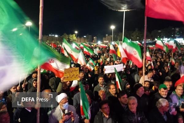 بیرجند در شب دوازدهم فروردین شاهد حضور مستمر مردمی بود+تصاویر و فیلم بیرجند در شب دوازدهم فروردین شاهد حضور مستمر مردمی بود+تصاویر و فیلم