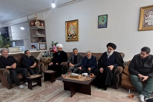 خانه‌هایی که بوی ایثار می‌دهند/ دیدار با خانواده‌های شهدای جنگ رمضان