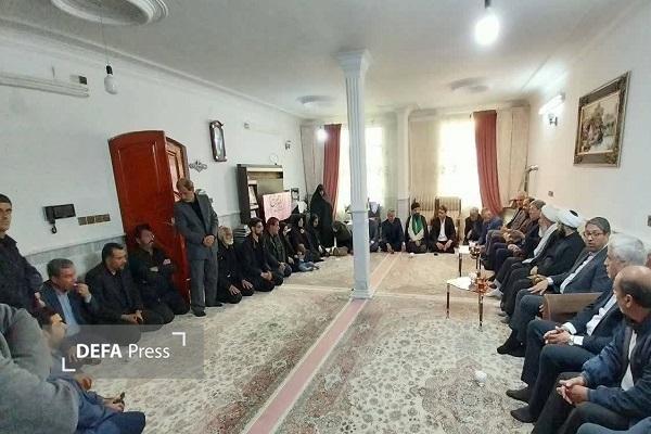 دیدار رئیس سازمان بهزیستی کشور با خانواده شهیده نگار میردوست در شهرستان زبرخان+ تصاویر