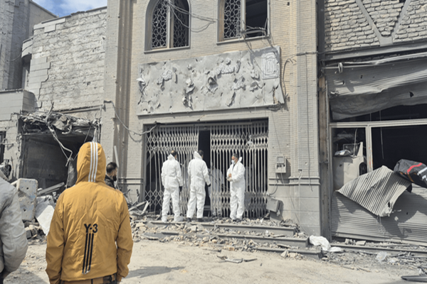 تخریب مرکز جامع سلامت حسینیه اعظم زنجان در پی حمله هوایی دشمن