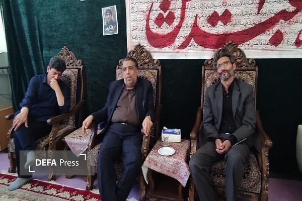 در نخستین برنامه پویش «اول خانواده شهدا»، خانواده شهید «محمدمهدی حسین‌خانی» در کرمان تجلیل شد+تصاویر