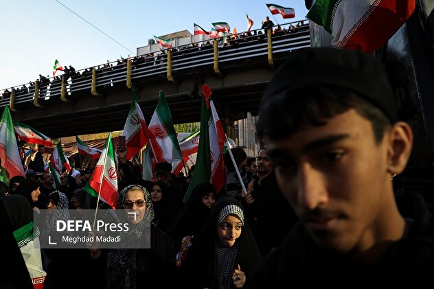 مراسم تشییع پیکر دریابان شهید تنگسیری (۱)