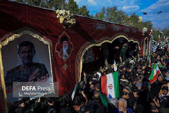 فیلم/ مراسم تشییع پیکر دریابان شهید تنگسیری