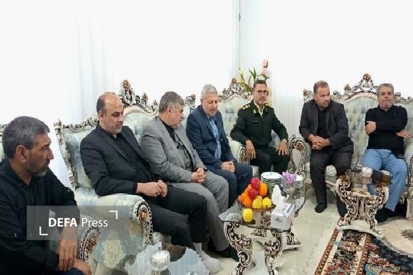 دیدار اعضای شورای تأمین شهرستان قوچان با خانواده شهدای جنگ رمضان+ تصاویر