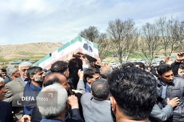 تشییع پیکر  مطهرشهید «جواد ضرونی» در کوهدشت+ عکس