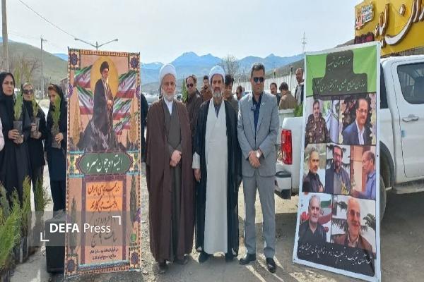 نهال‌هایی که به یاد شهدای جنگ رمضان در کردستان غرس شد