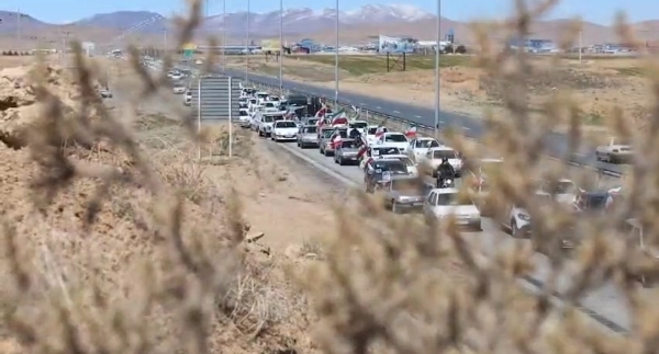 فیلم/ رژه خودرویی مردم اراک برای حمایت از مردم مقاوم شهر خمین