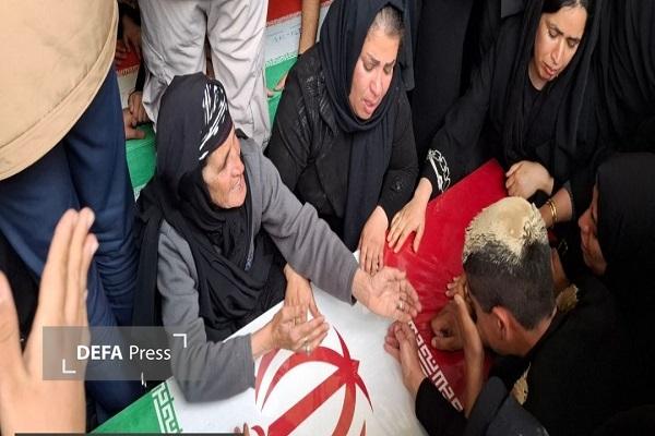 تشییع و خاکسپاری ۳ شهید بروجردی+ عکس