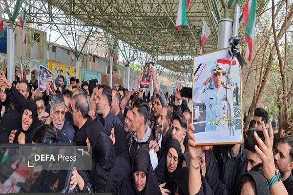 تشییع و خاکسپاری ۳ شهید بروجردی+ عکس