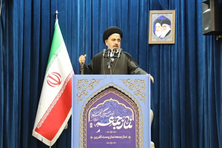 وحدت و همدلی مردم ایران رمز پیروزی در برابر دشمنان است