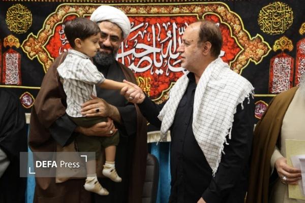 تجلیل نماینده ولی فقیه در استان همدان از خانواده‌‌ شهدای جنگ رمضان + تصاویر