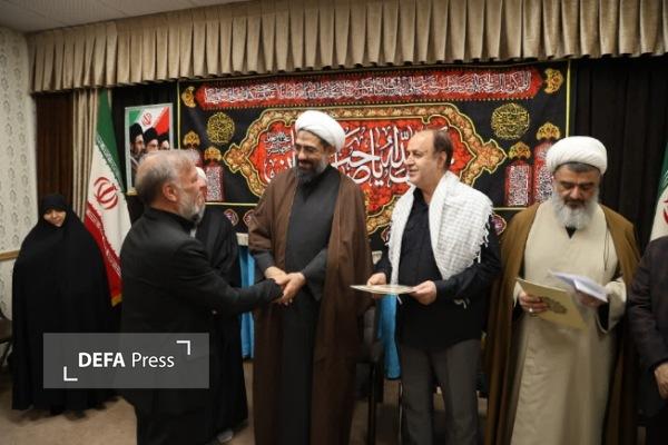 تجلیل نماینده ولی فقیه در استان همدان از خانواده‌‌ شهدای جنگ رمضان + تصاویر