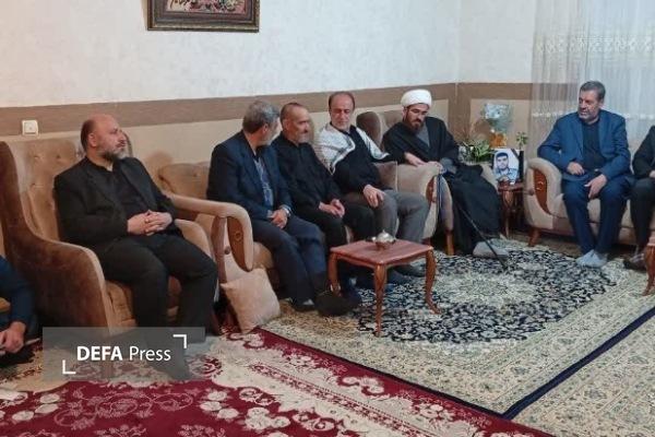 دیدار مسئولان استان همدان با جانباز گرانقدر «یقنعلی قلیجخانی» + تصاویر دیدار مسئولان استان همدان با جانباز گرانقدر «یقنعلی قلیجخانی» + تصاویر