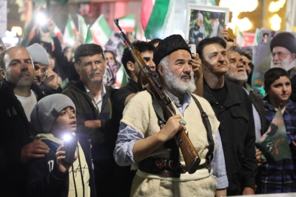 تصاویر/ خیل عظیم ایلامی‌ها در پاسداری از وطن