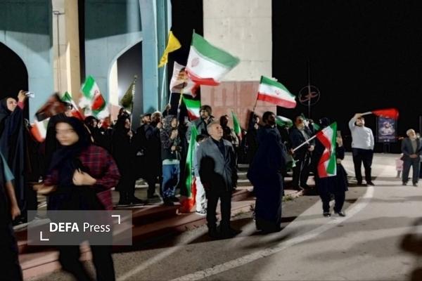 تجمع شبانه مردم قزوین در تپه نورالشهداء برگزار شد