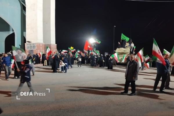 تجمع شبانه مردم قزوین در تپه نورالشهداء برگزار شد