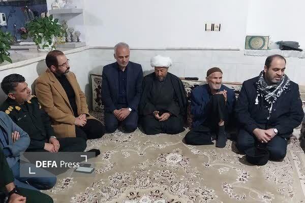 دیدار نماینده مردم نیشابور در مجلس شورای اسلامی با خانواده شهید روزگرد دیدار نماینده مردم نیشابور در مجلس شورای اسلامی با خانواده شهید روزگرد