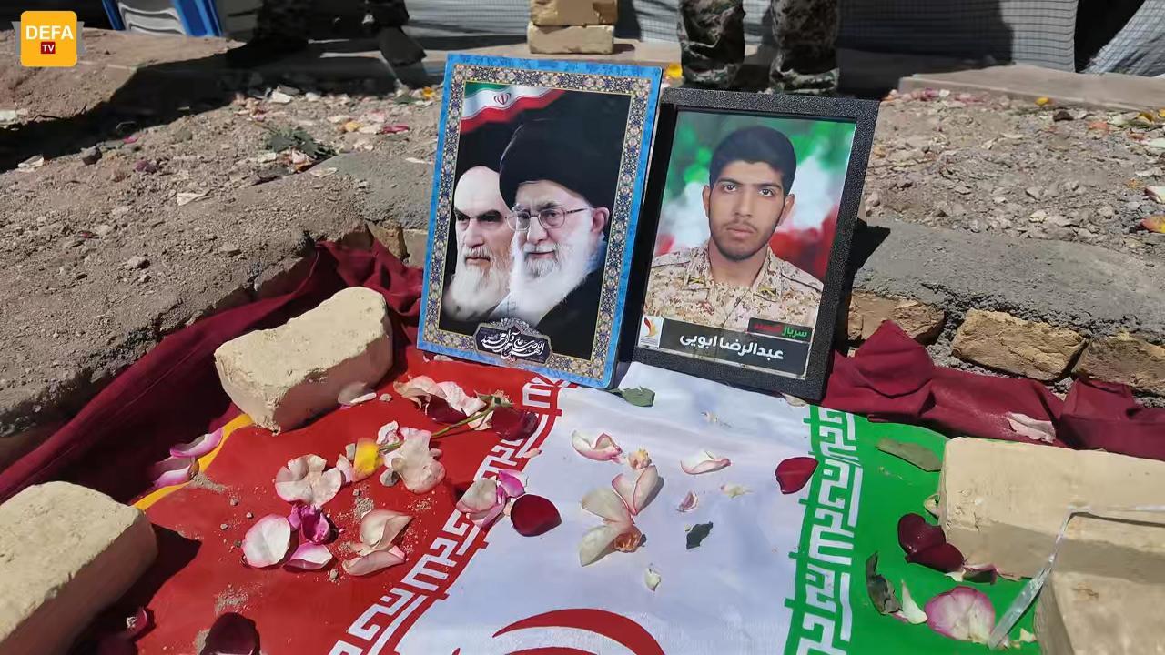 بدرقه‌ی سرباز شهید ارتش توسط مردم شهیدپرور گاریزات