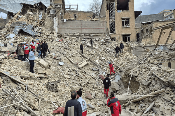 اسکان اضطراری ۲۸ خانواده جنگ‌زده کرمانشاهی