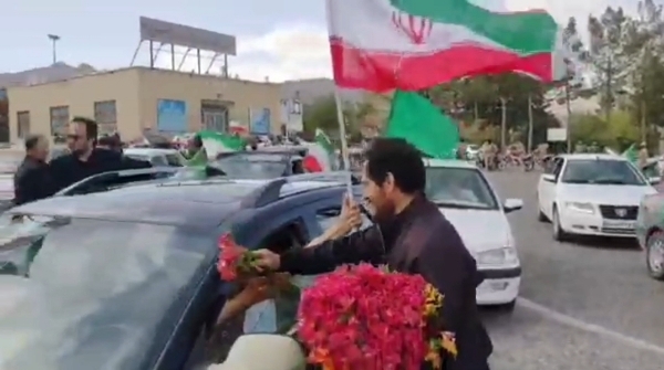 فیلم/ رژه خودرویی مردم دلیجان در حمایت از مردم مقاوم محلات