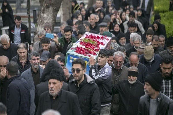 فیلم / مراسم تشییع و تدفین شهید «رسولی»