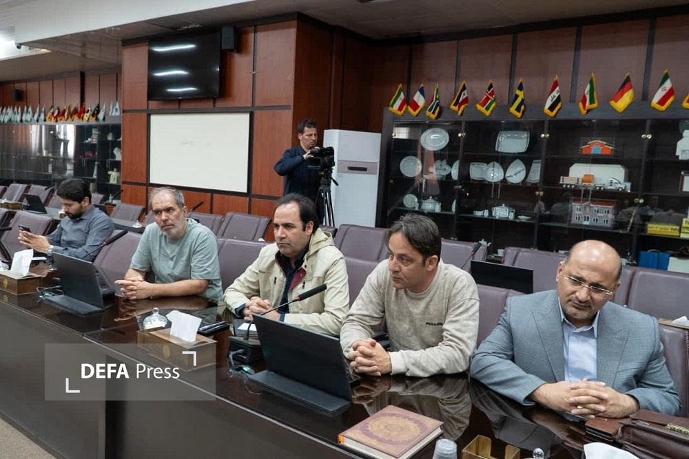استاندار مرکزی بر تشکیل ستاد بازسازی صنایع آسیبدیده از جنگ استان تأکید کرد+ تصویر استاندار مرکزی بر تشکیل ستاد بازسازی صنایع آسیبدیده از جنگ استان تأکید کرد+ تصویر