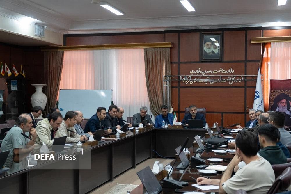 استاندار مرکزی بر تشکیل ستاد بازسازی صنایع آسیبدیده از جنگ استان تأکید کرد+ تصویر استاندار مرکزی بر تشکیل ستاد بازسازی صنایع آسیبدیده از جنگ استان تأکید کرد+ تصویر