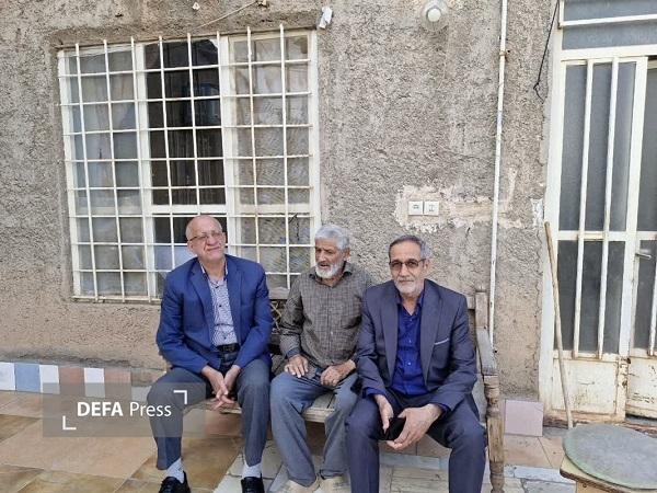 دیدار مدیرکل بنیاد شهید کرمان با خانواده شهدای شهر کرمان+تصاویر