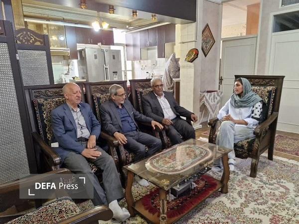 دیدار مدیرکل بنیاد شهید کرمان با خانواده شهدای شهر کرمان+تصاویر