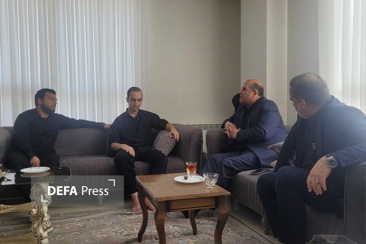 دیدار مدیرکل بنیاد شهید و امور ایثارگران تهران با خانواده شهیدان «سارنگ» و «ابوالحسنی» دیدار مدیرکل بنیاد شهید و امور ایثارگران تهران با خانواده شهیدان «سارنگ» و «ابوالحسنی»