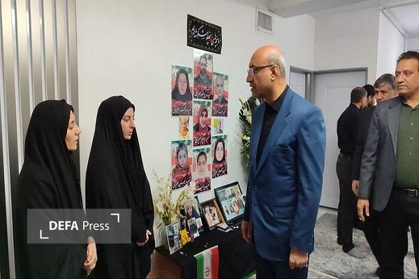 استاندار کرمانشاه: شهادت ۱۰ عضو خانواده کهریزی، بالاترین سند در اثبات جنایت جنگی دشمن است استاندار کرمانشاه: شهادت ۱۰ عضو خانواده کهریزی، بالاترین سند در اثبات جنایت جنگی دشمن است