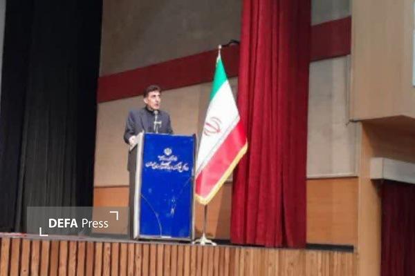 مردم ایران سربلند در میدان نبرد با دشمن ایستادهاند مردم ایران سربلند در میدان نبرد با دشمن ایستادهاند