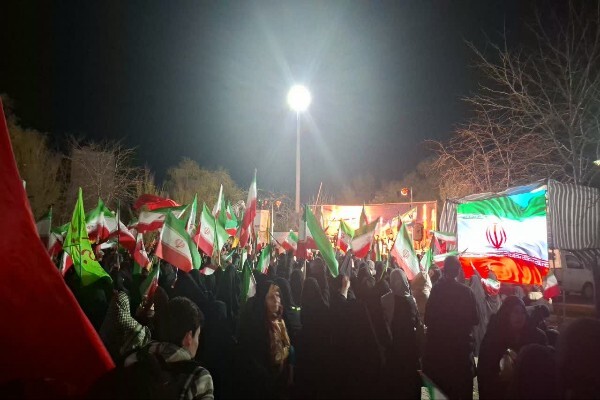 فیلم/ مردم زنجان همچنان در میدان‌اند