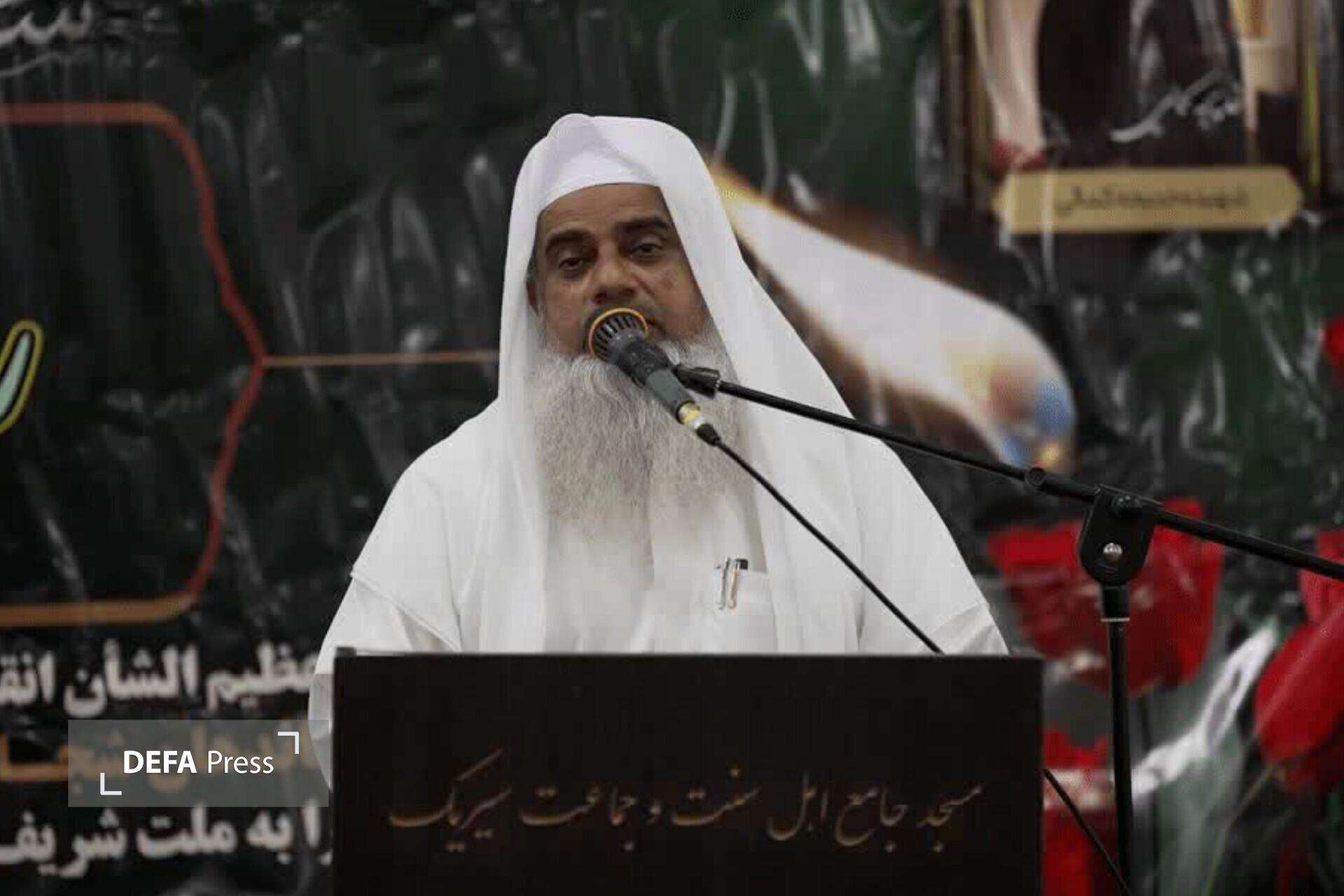 دشمن تنها به دنبال ثروت کشور های مسلمان است