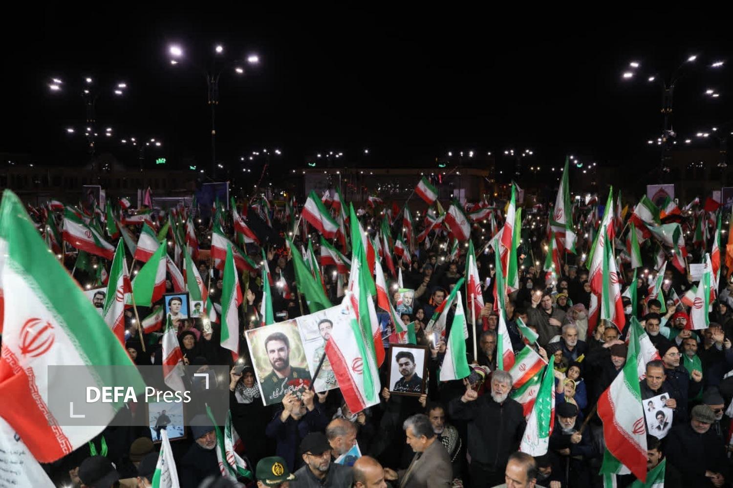 همبستگی ملی در تجمعات شبانه مردم ایران برای دفاع از کشور+ تصاویر و فیلم