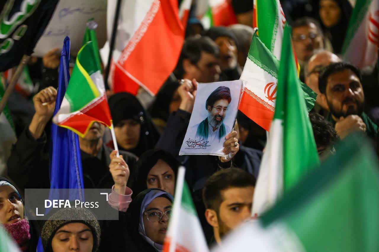 همبستگی ملی در تجمعات شبانه مردم ایران برای دفاع از کشور+ تصاویر و فیلم