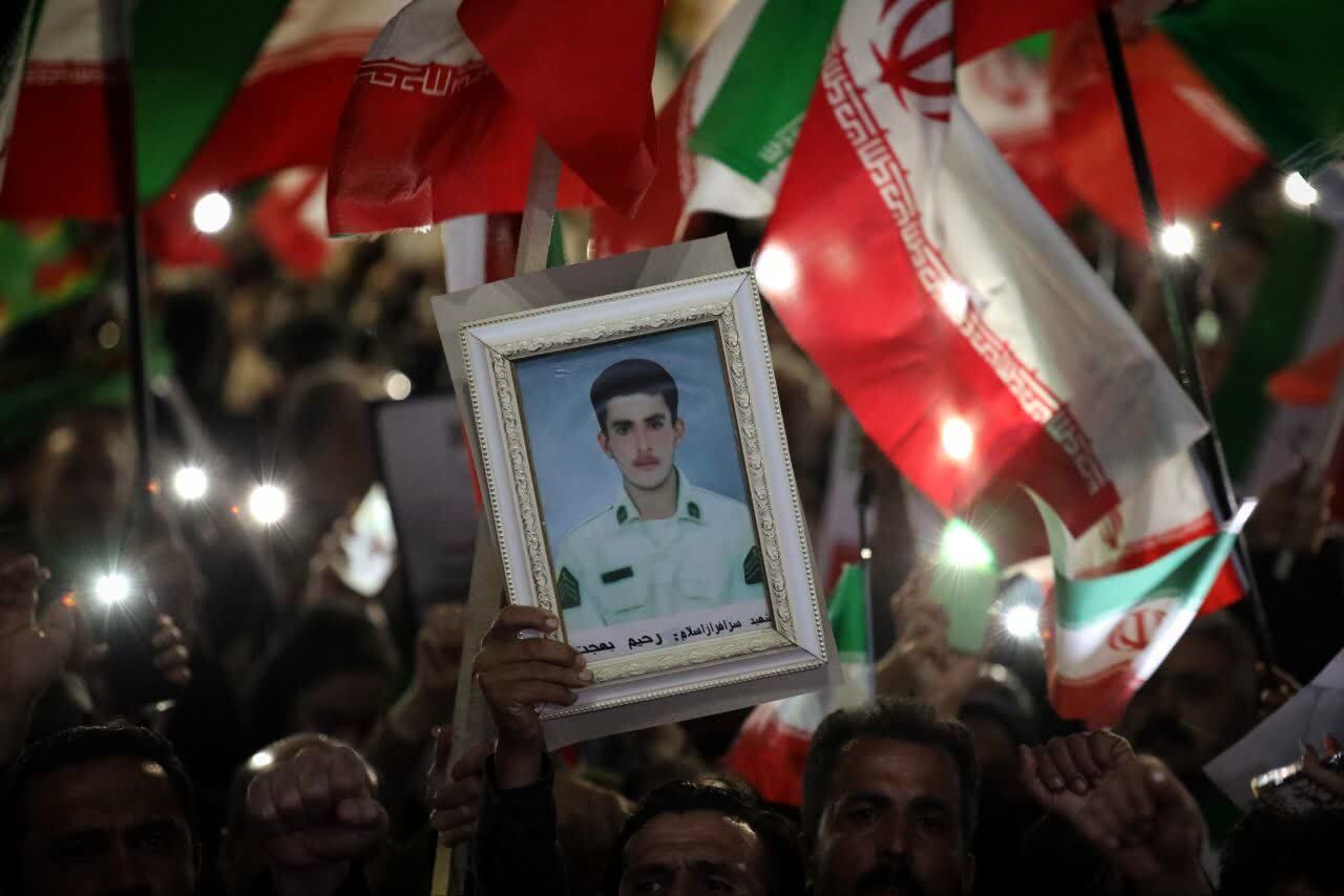 فیلم/حضور گسترده مردم ارومیه در شب سی و هفتم حماسه خیابان