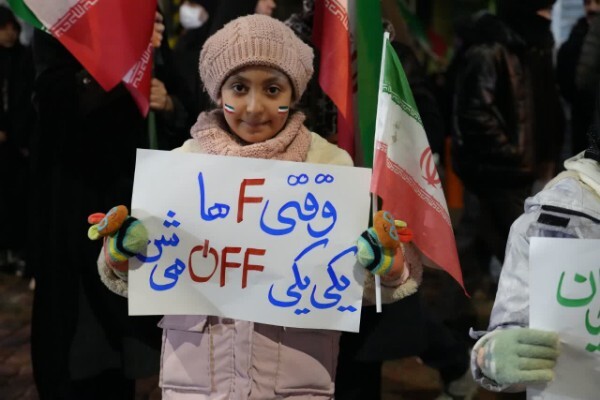 تصاویر/ مردم زنجان همچنان پای میدان