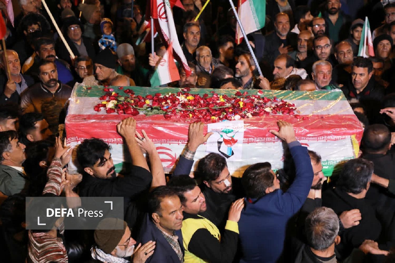 همبستگی ملی در تجمعات شبانه مردم ایران برای دفاع از کشور+ تصاویر و فیلم