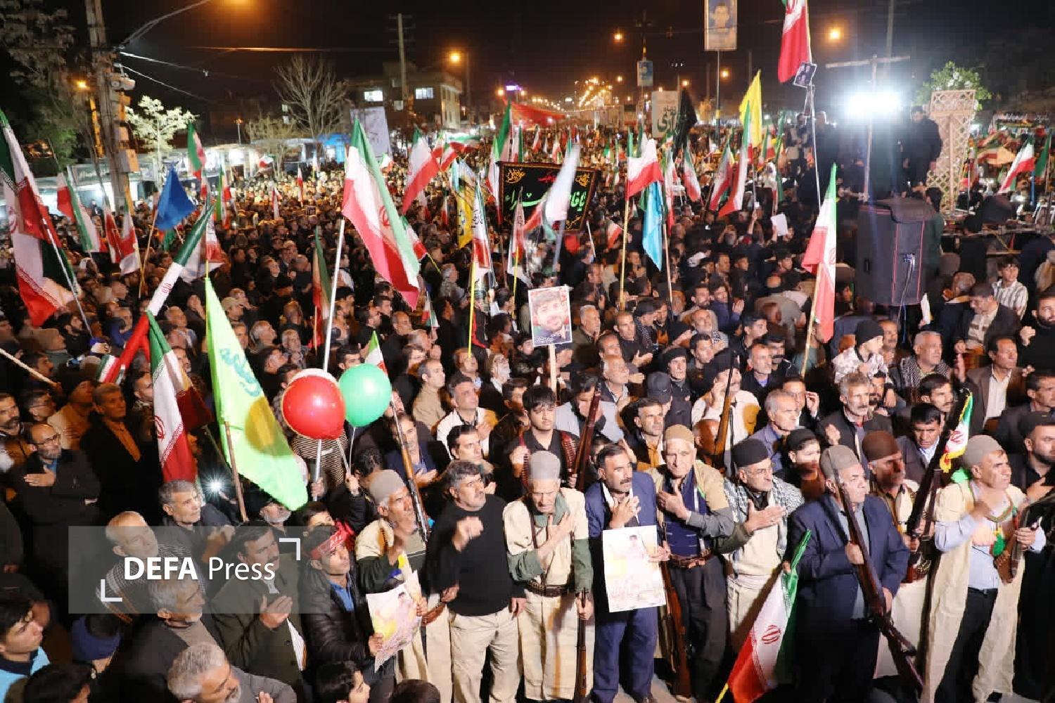 همبستگی ملی در تجمعات شبانه مردم ایران برای دفاع از کشور+ تصاویر و فیلم