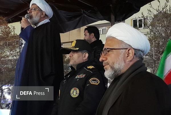 قدرت نیروهای مسلح به دلیل حضور پررنگ مردم در صحنه است قدرت نیروهای مسلح به دلیل حضور پررنگ مردم در صحنه است