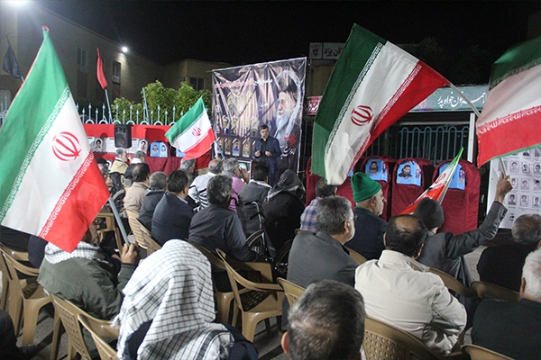 تصاویر/تجمع شبانه جامعه ایثارگری استان یزد