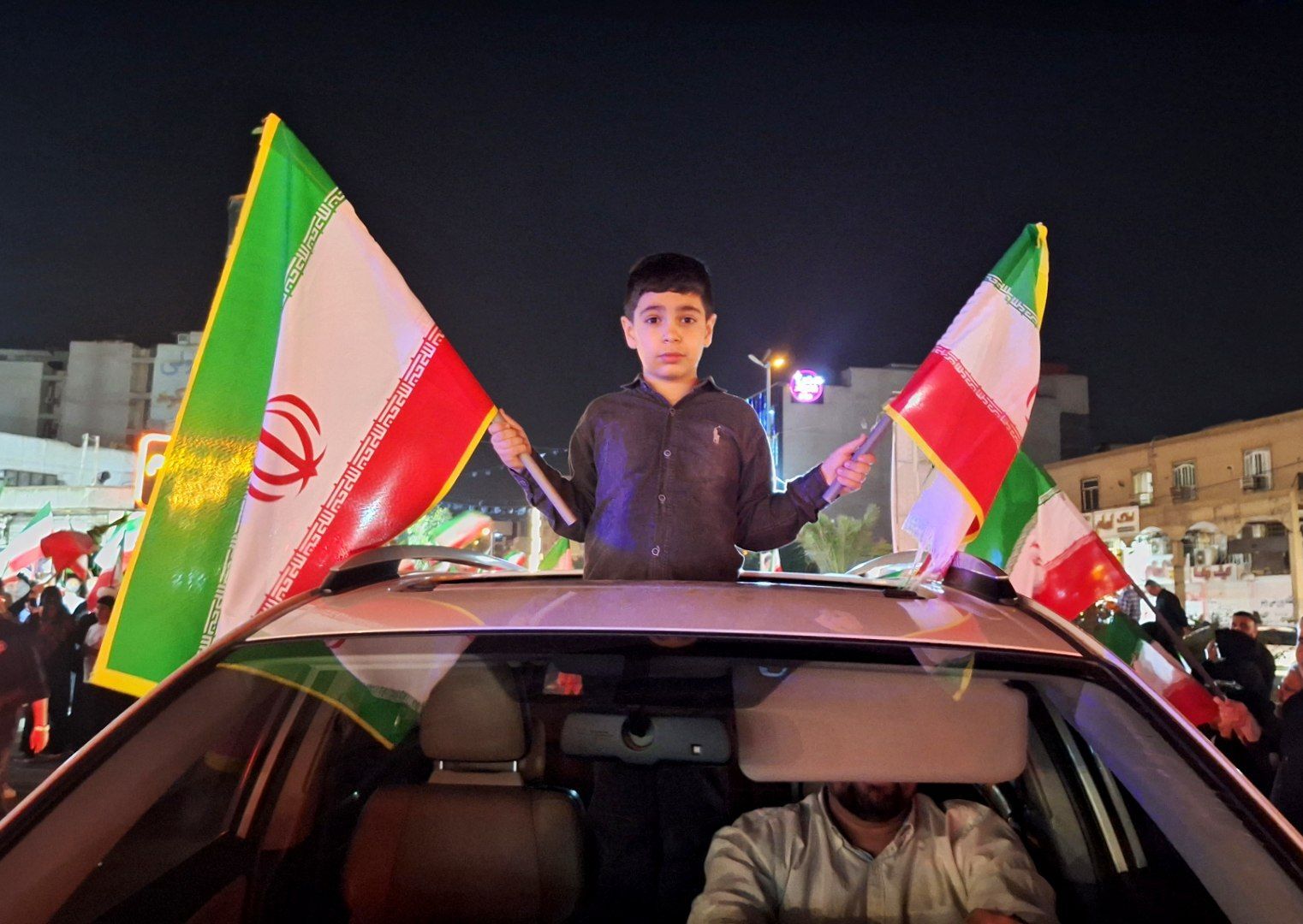 فیلم/ استمرار حضور خوزستانی‌ها در حمایت از نیرو‌های مسلح